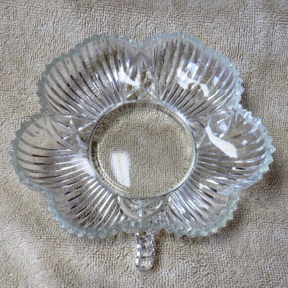 Clear Glass Dish - Flower?  Cloverleaf?  Vintage 1960s - Very Pretty! - Picture 1 of 2